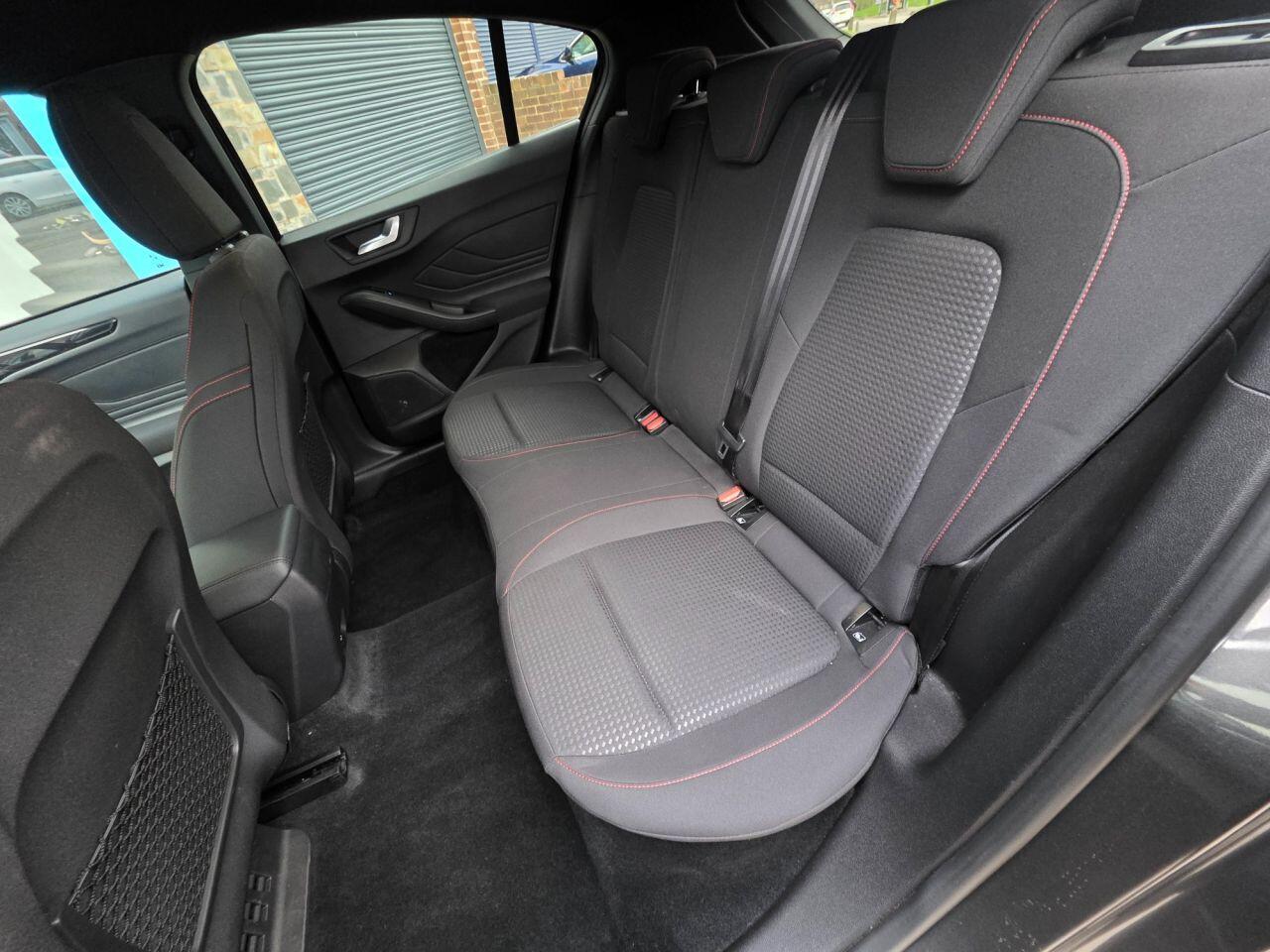 Ford Focus view 7