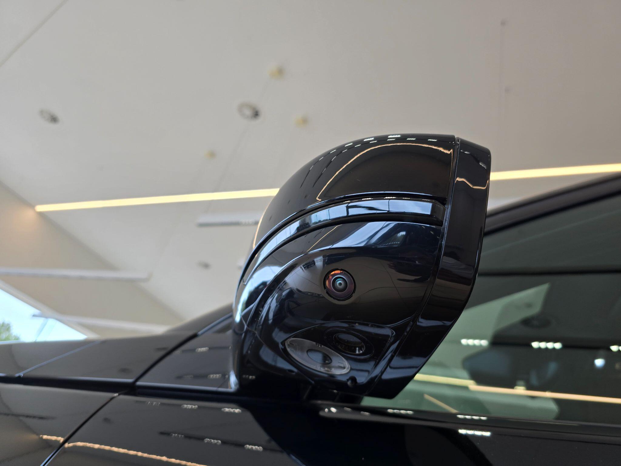 Land Rover Discovery Sport view 49
