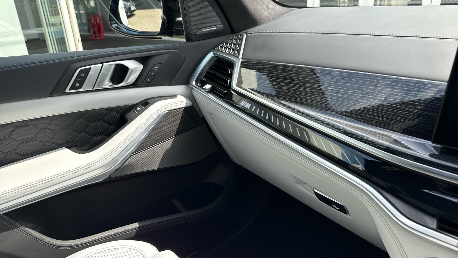 BMW X5 M view 31