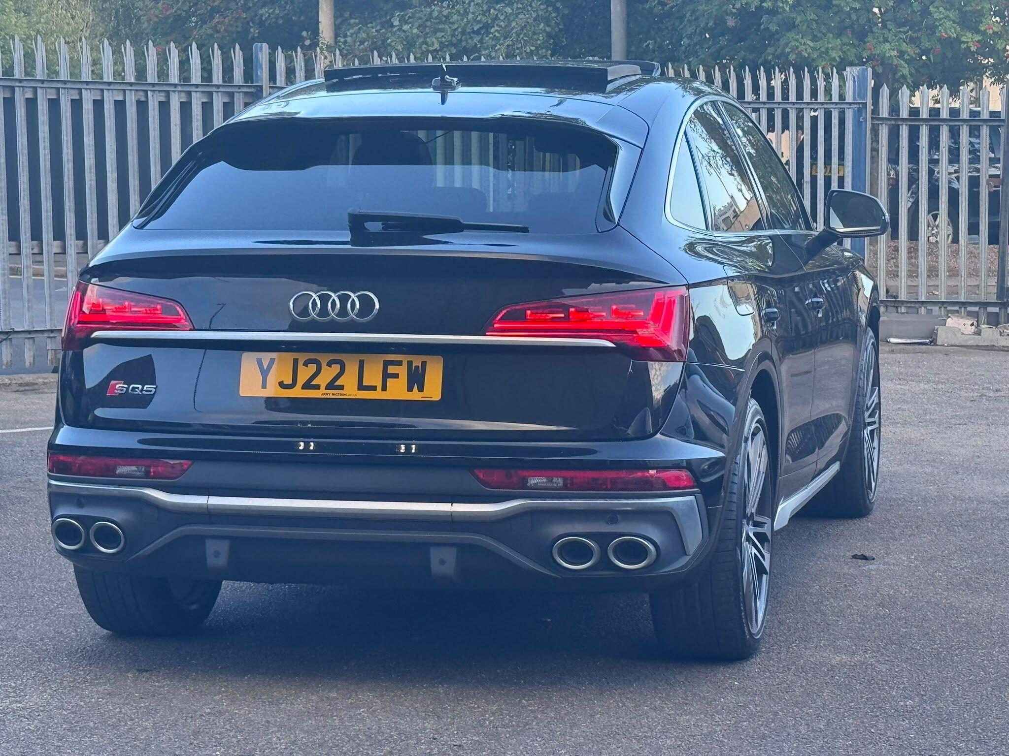 Audi SQ5 view 15