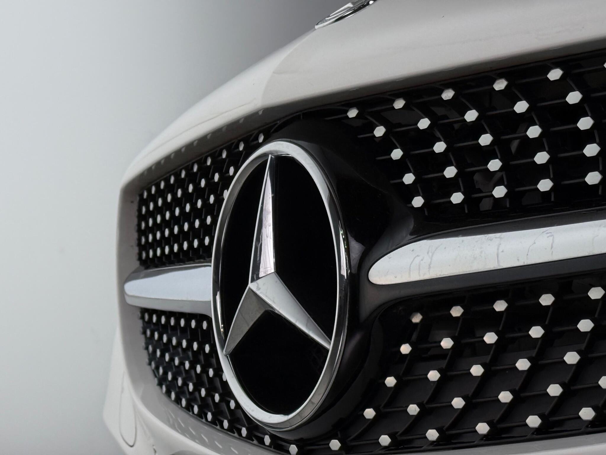 Mercedes-Benz SLC view 9