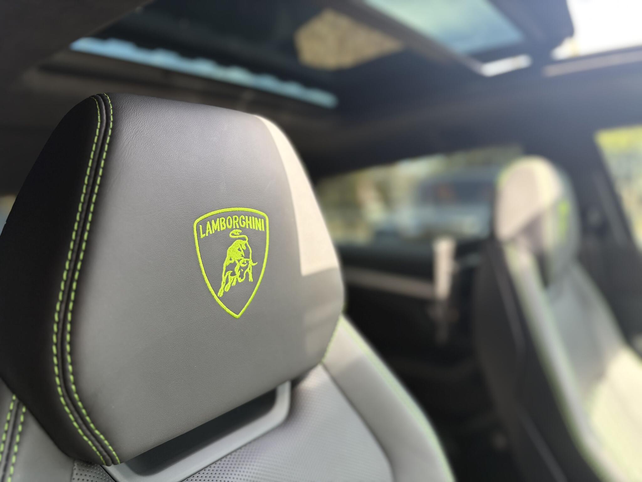 Lamborghini Urus view 25