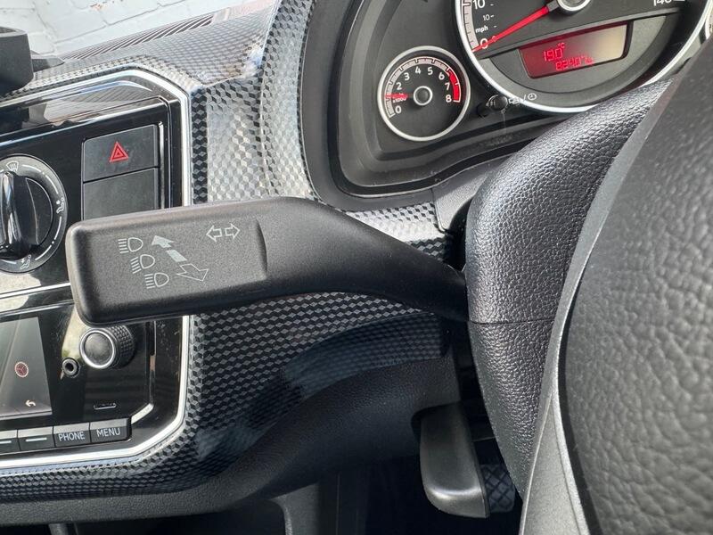 Volkswagen Up! view 28