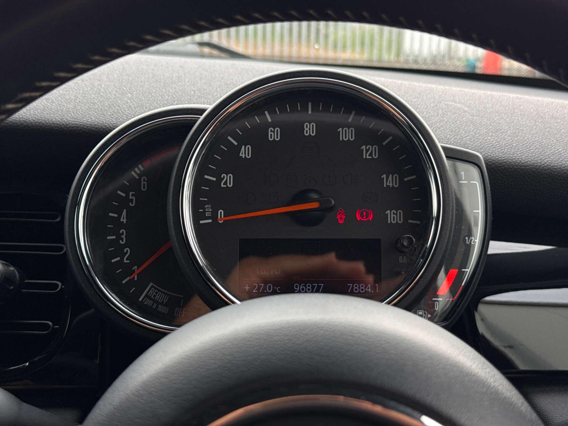 Mini Cooper view 60