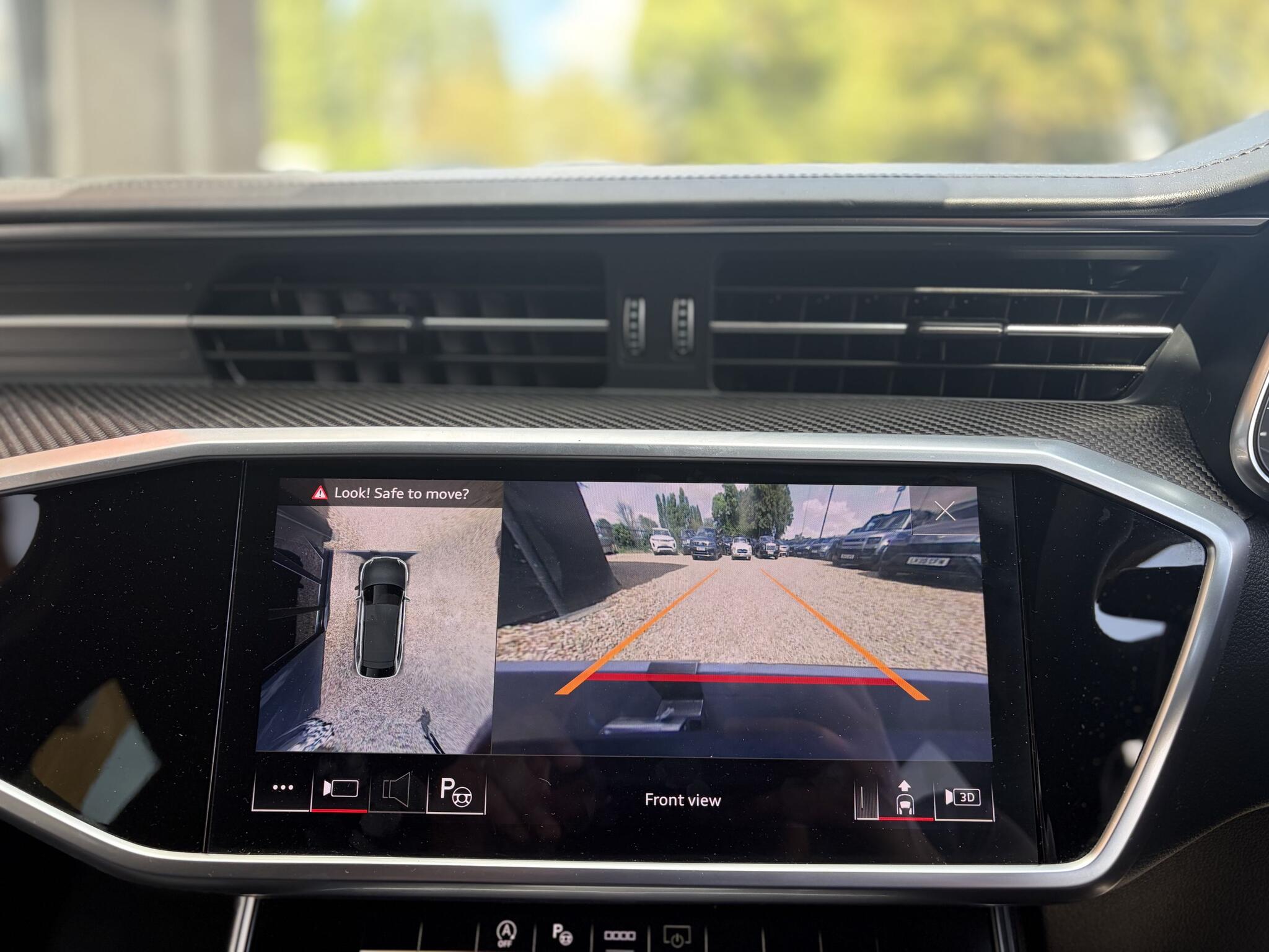 Audi RS6 Avant view 14