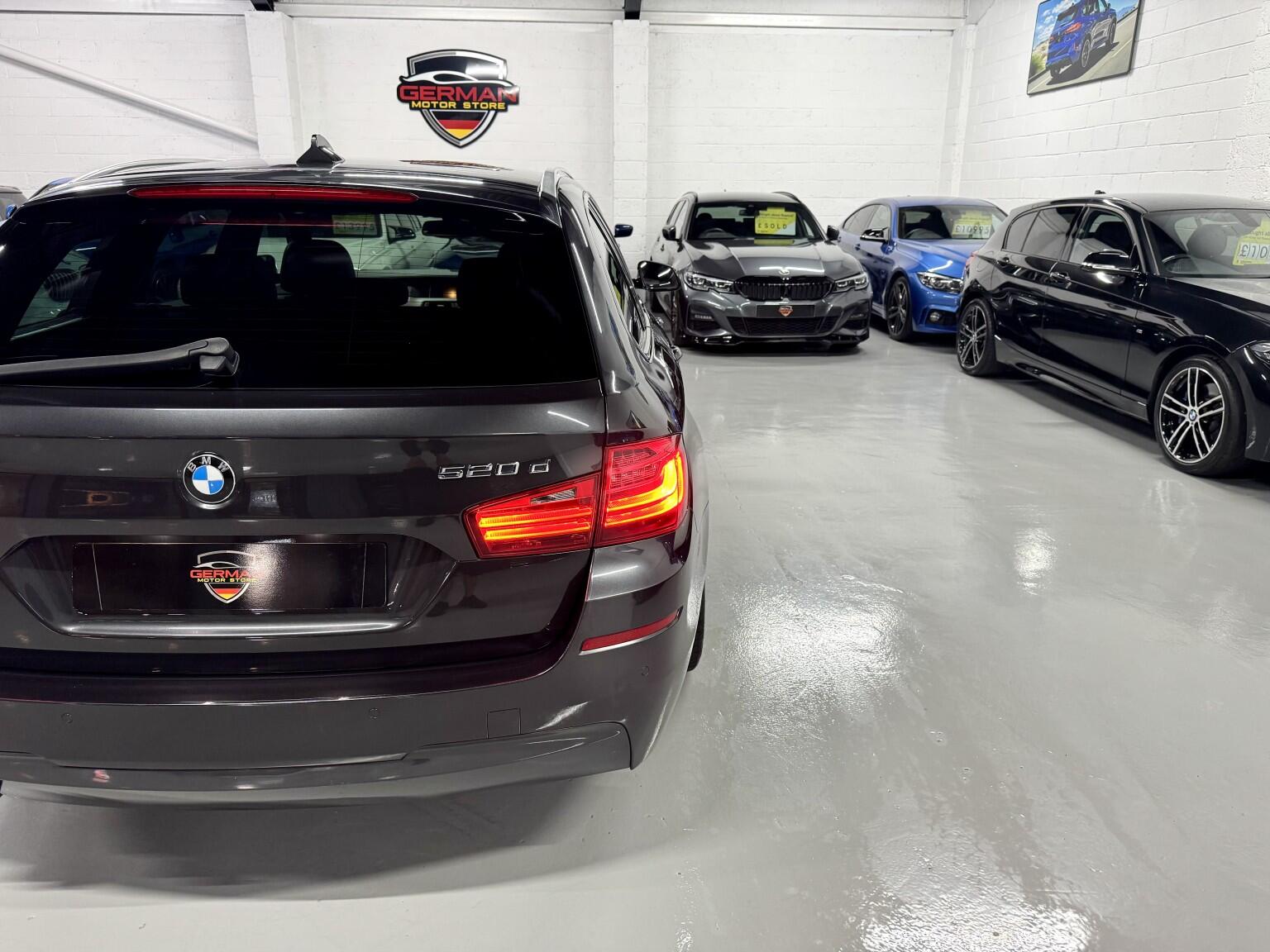 BMW 5 Series view 27