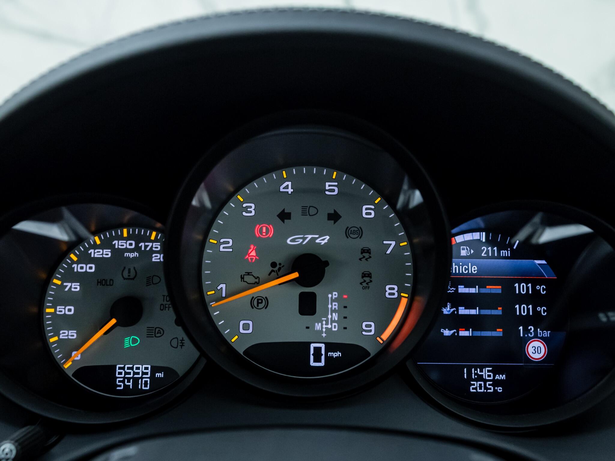Porsche Cayman view 18