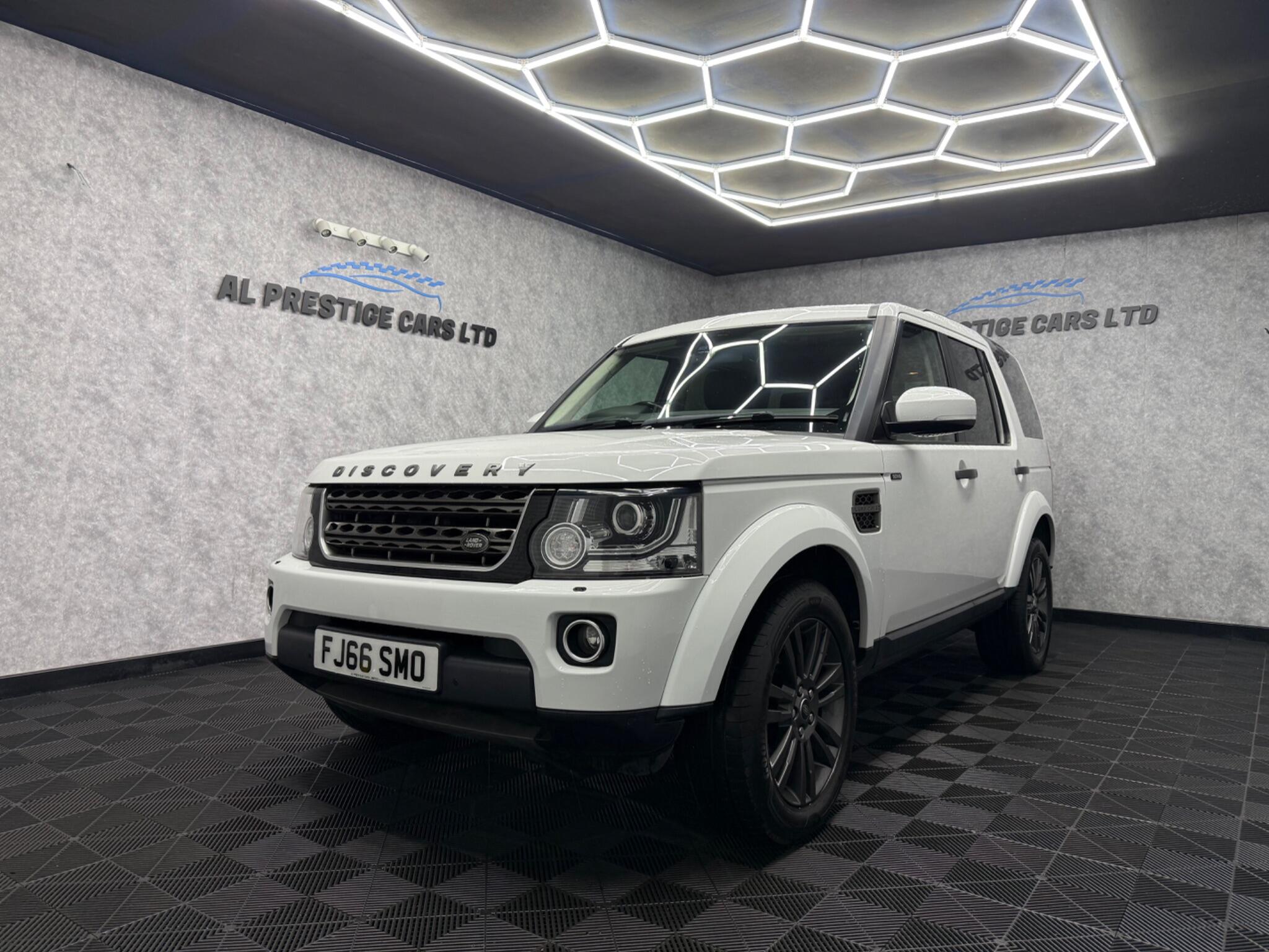 Land Rover Discovery 4 main image