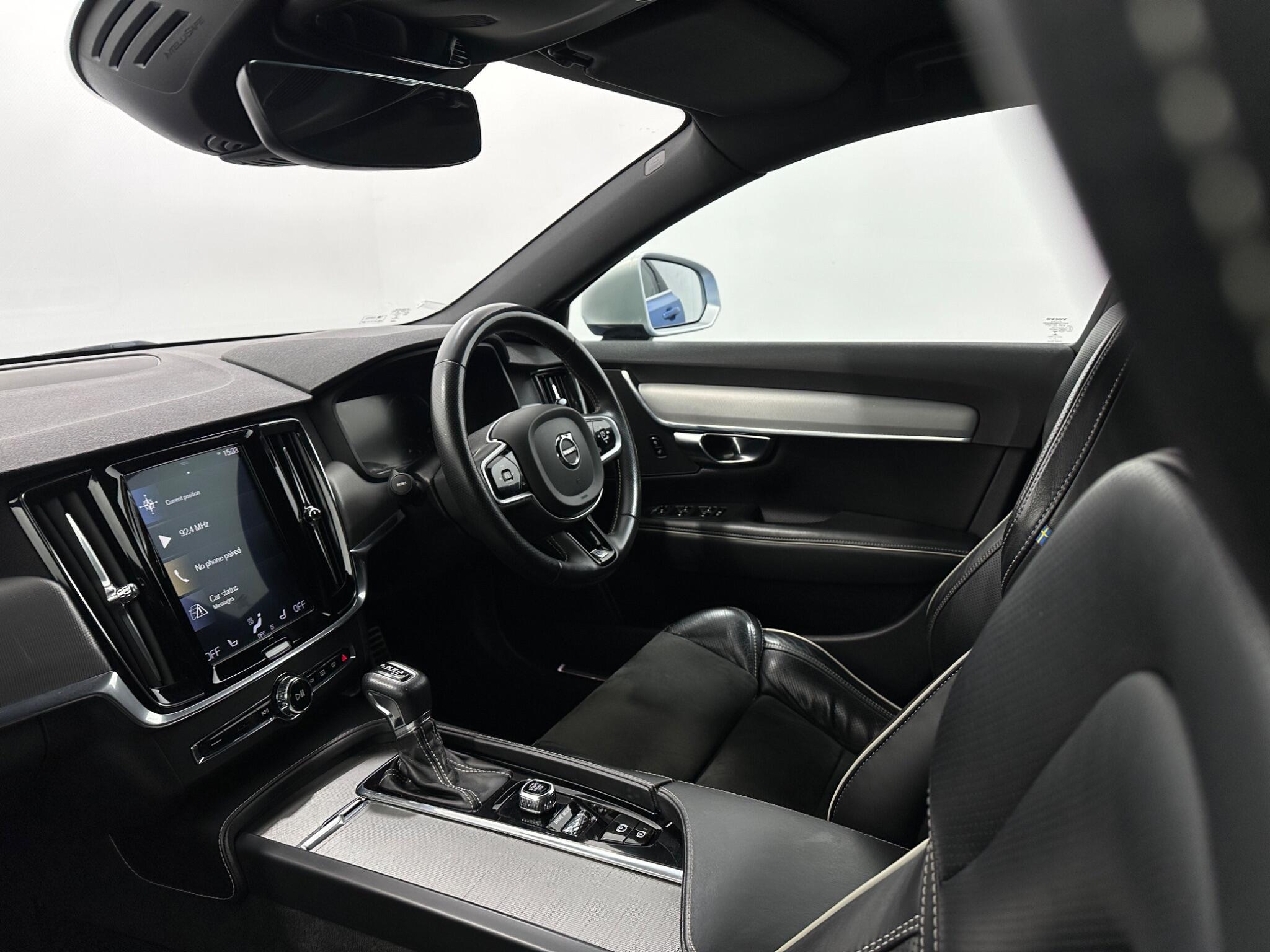 Volvo S90 view 28