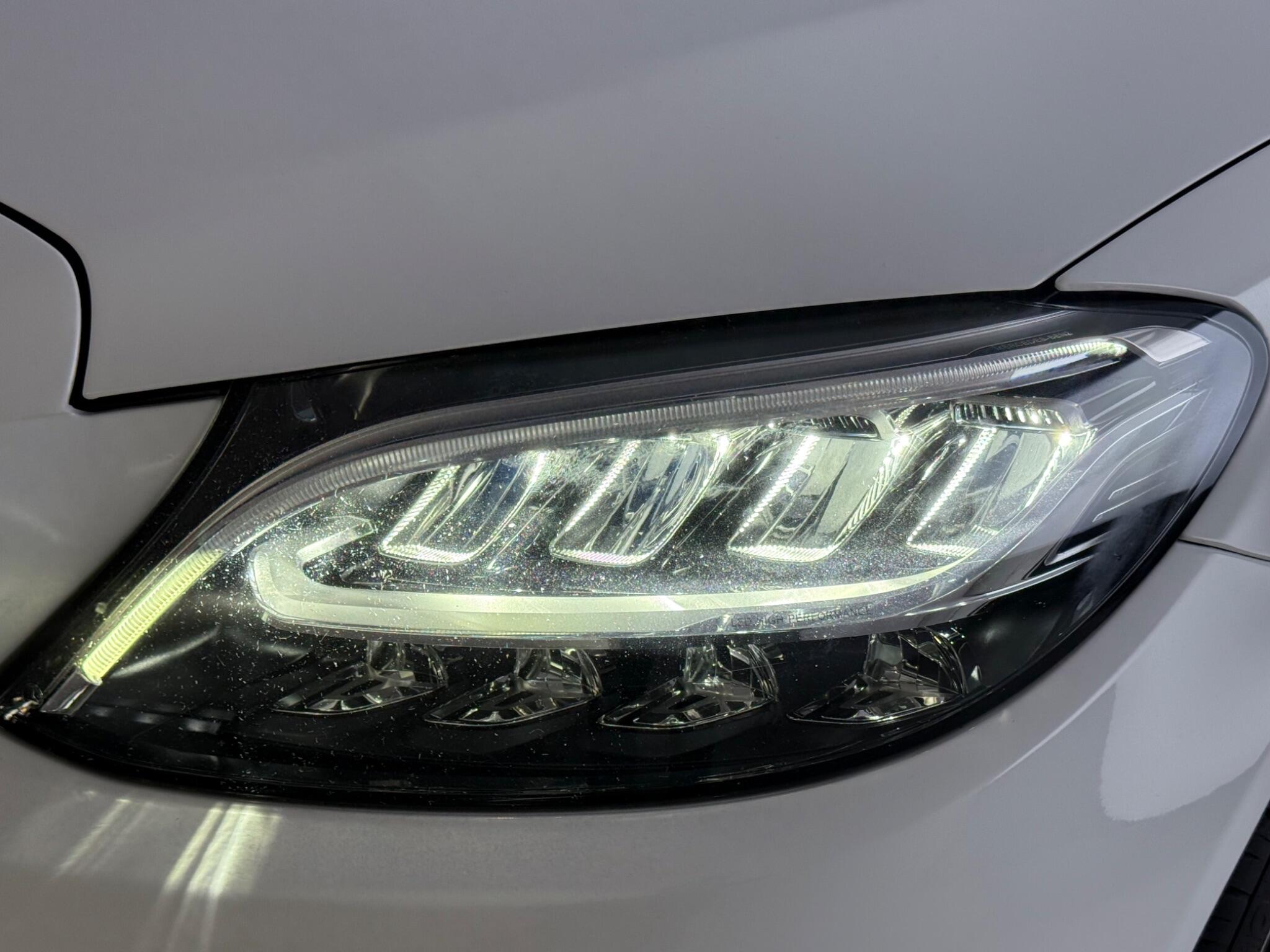 Mercedes-Benz C-Class view 12