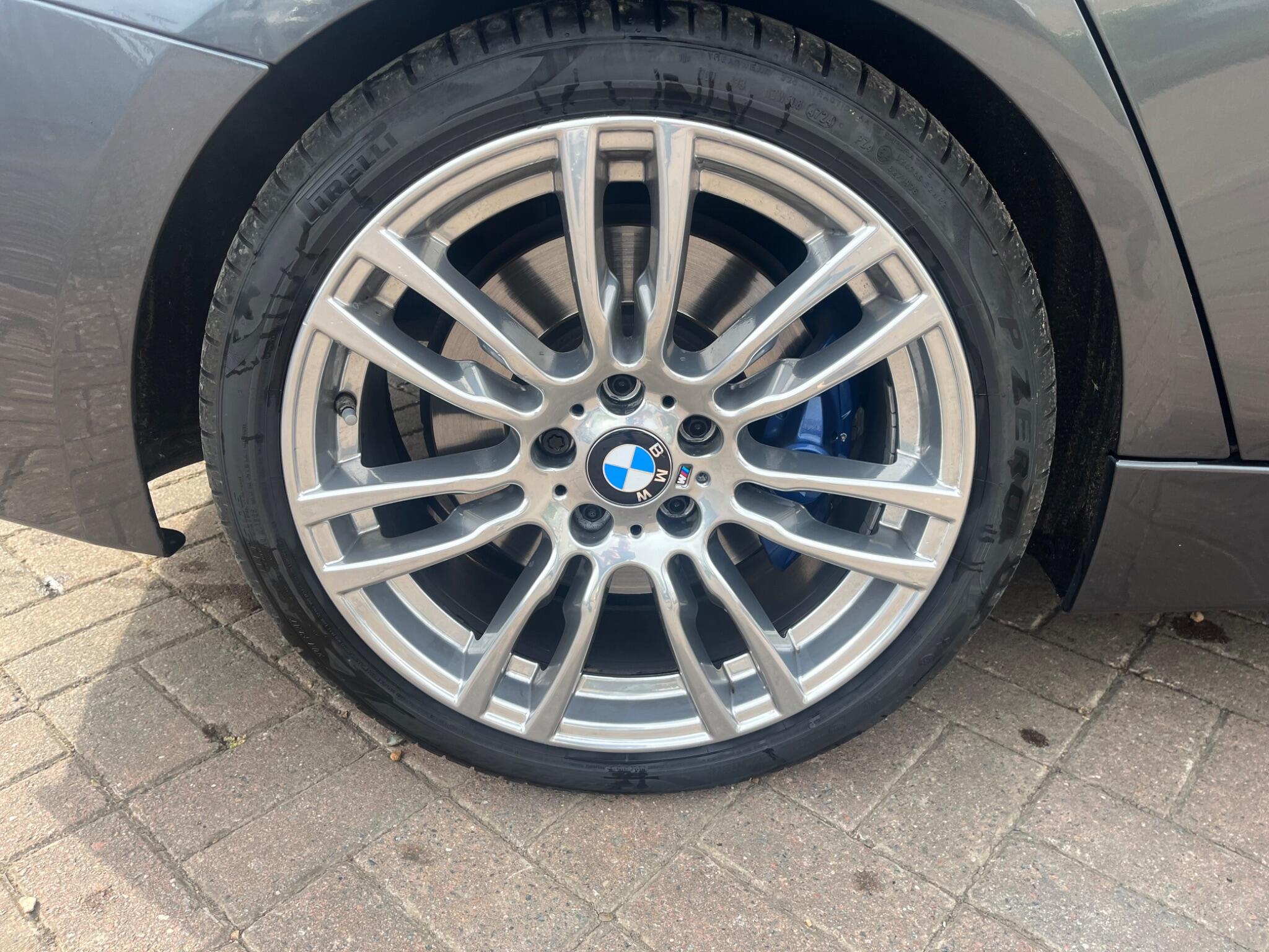 BMW 3 Series view 27
