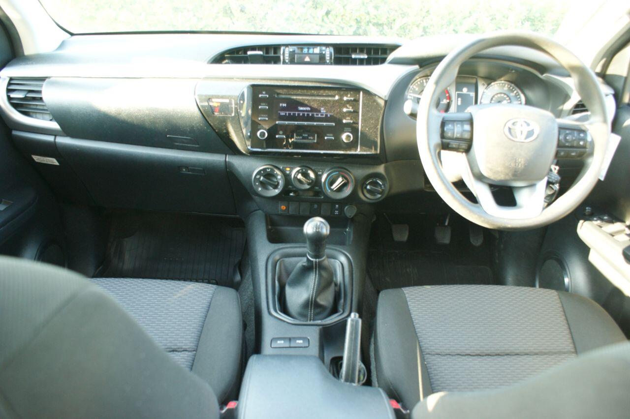 Toyota Hilux view 31