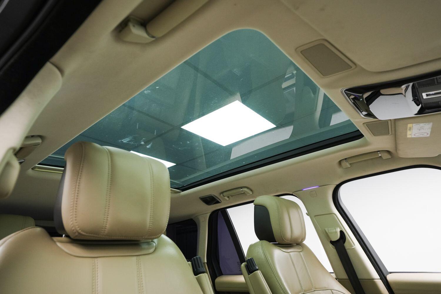 Land Rover Range Rover view 32