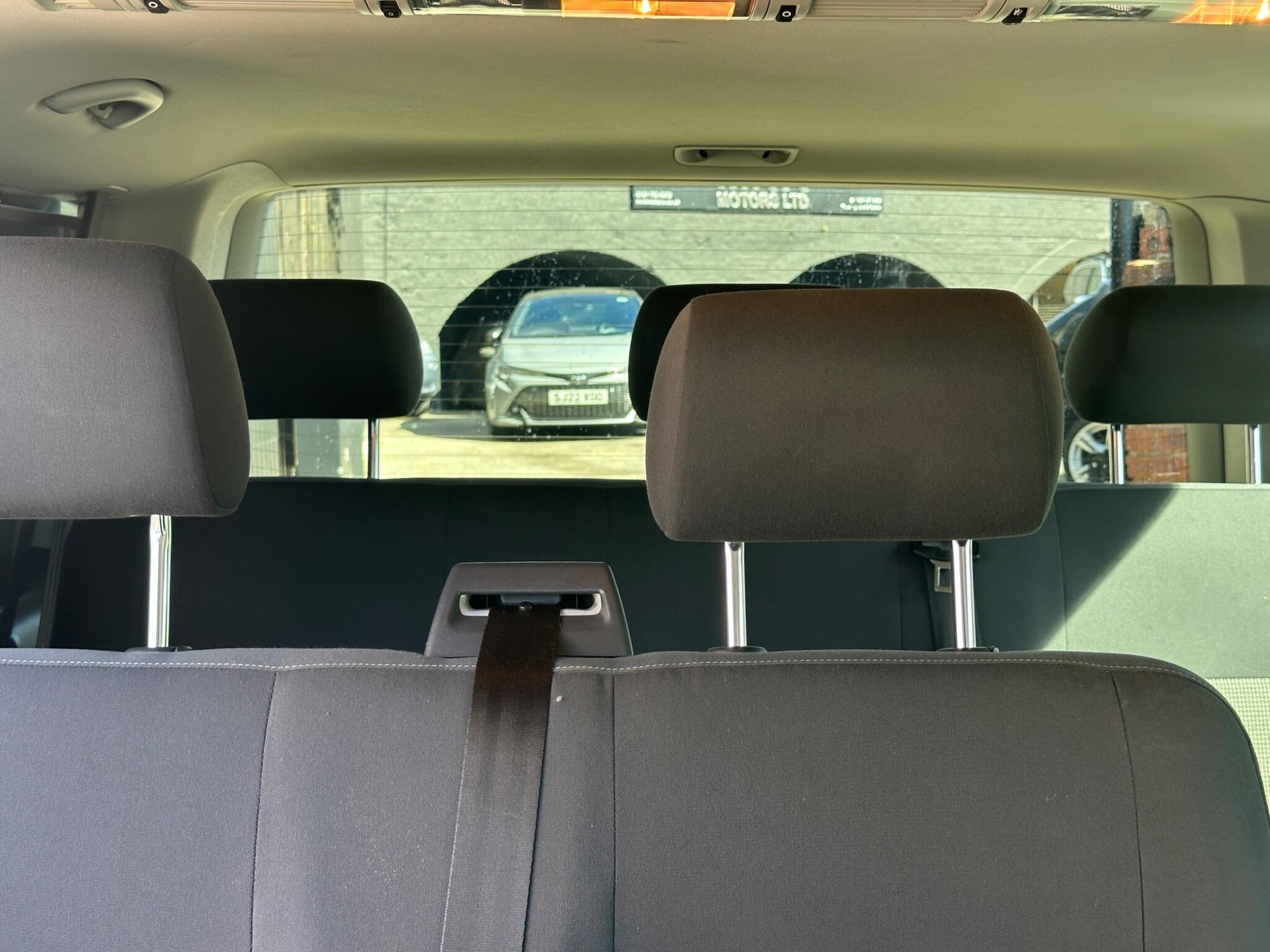 Volkswagen Transporter view 26