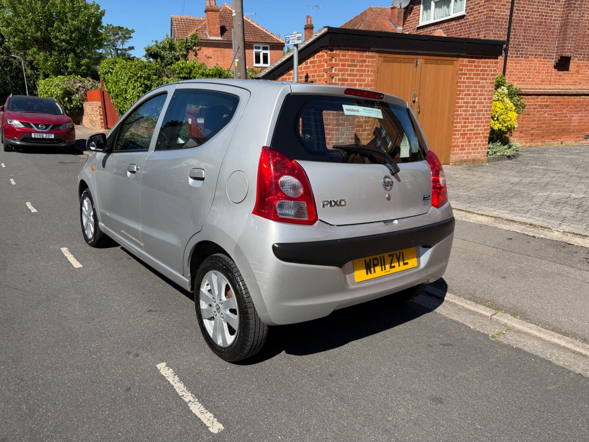 Nissan Pixo