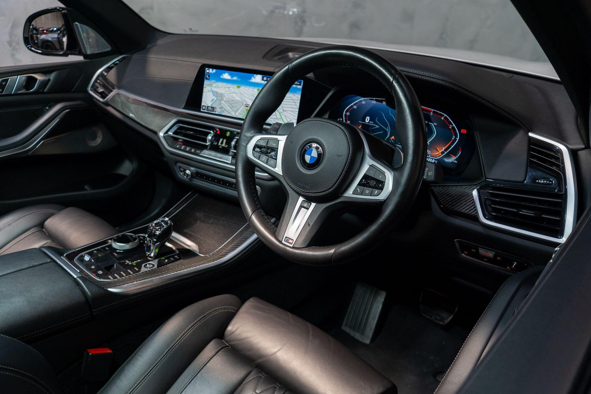 BMW X5 view 11