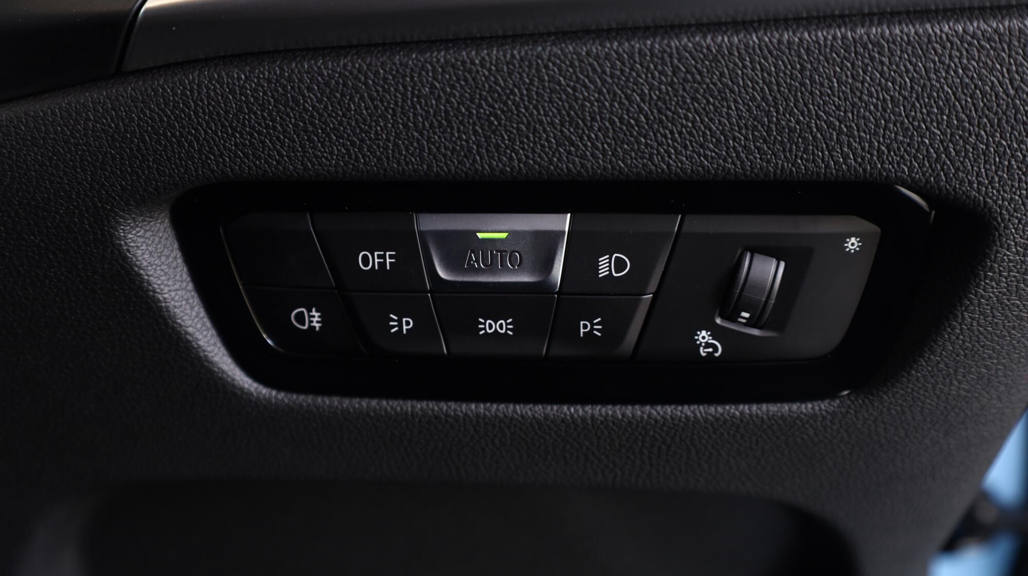 BMW 2 Series view 21