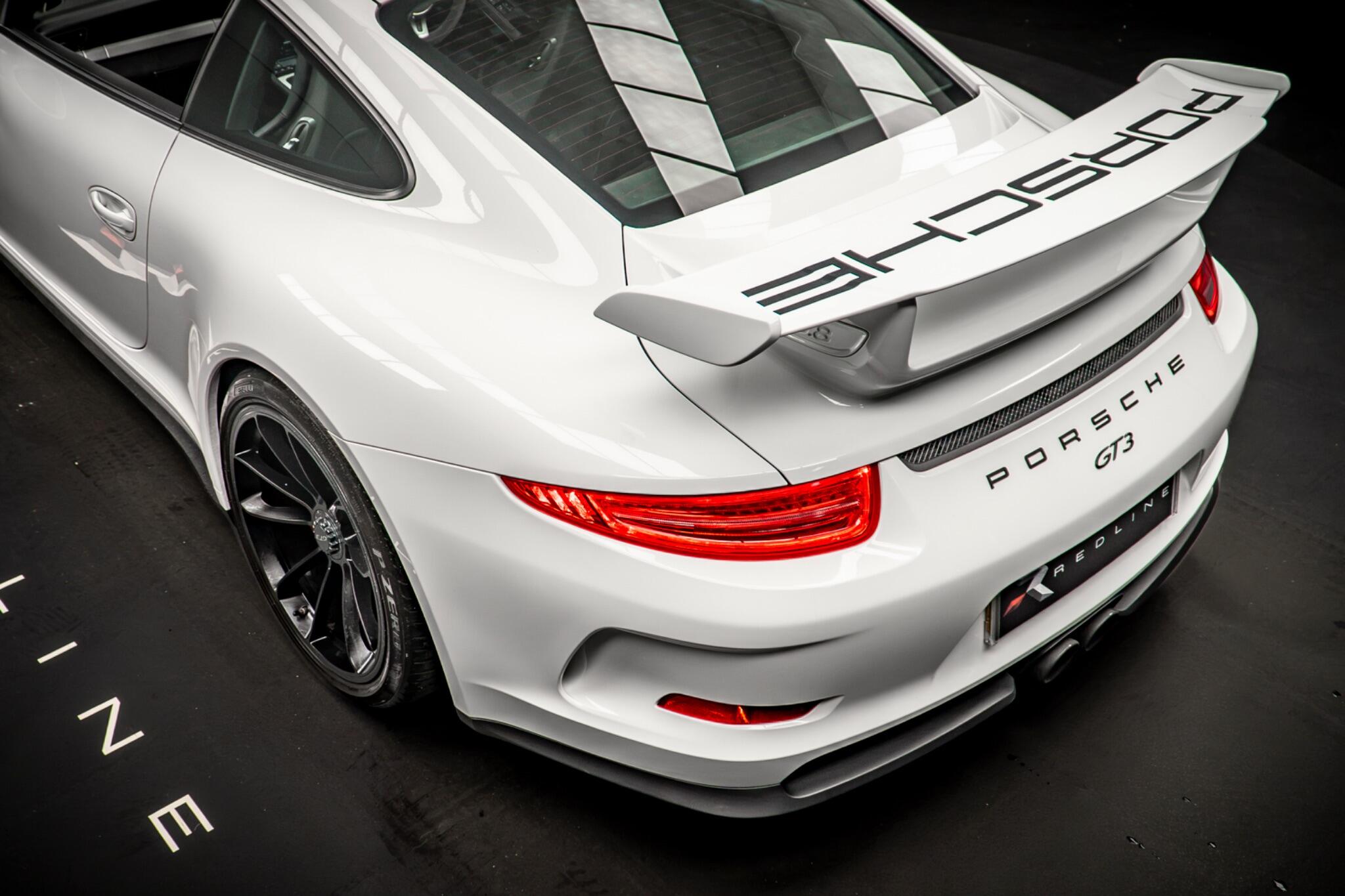 Porsche 911 view 20