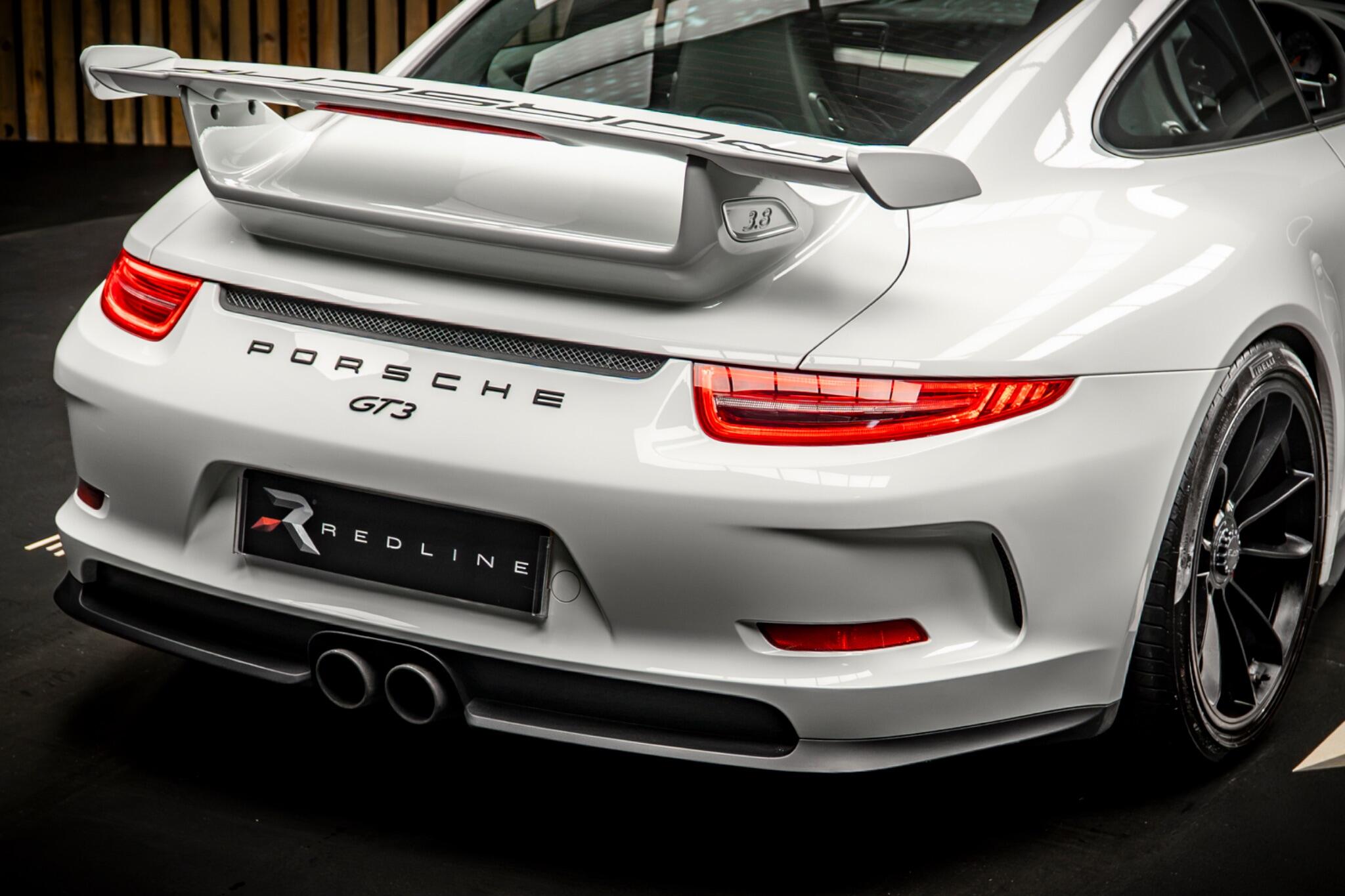 Porsche 911 view 23