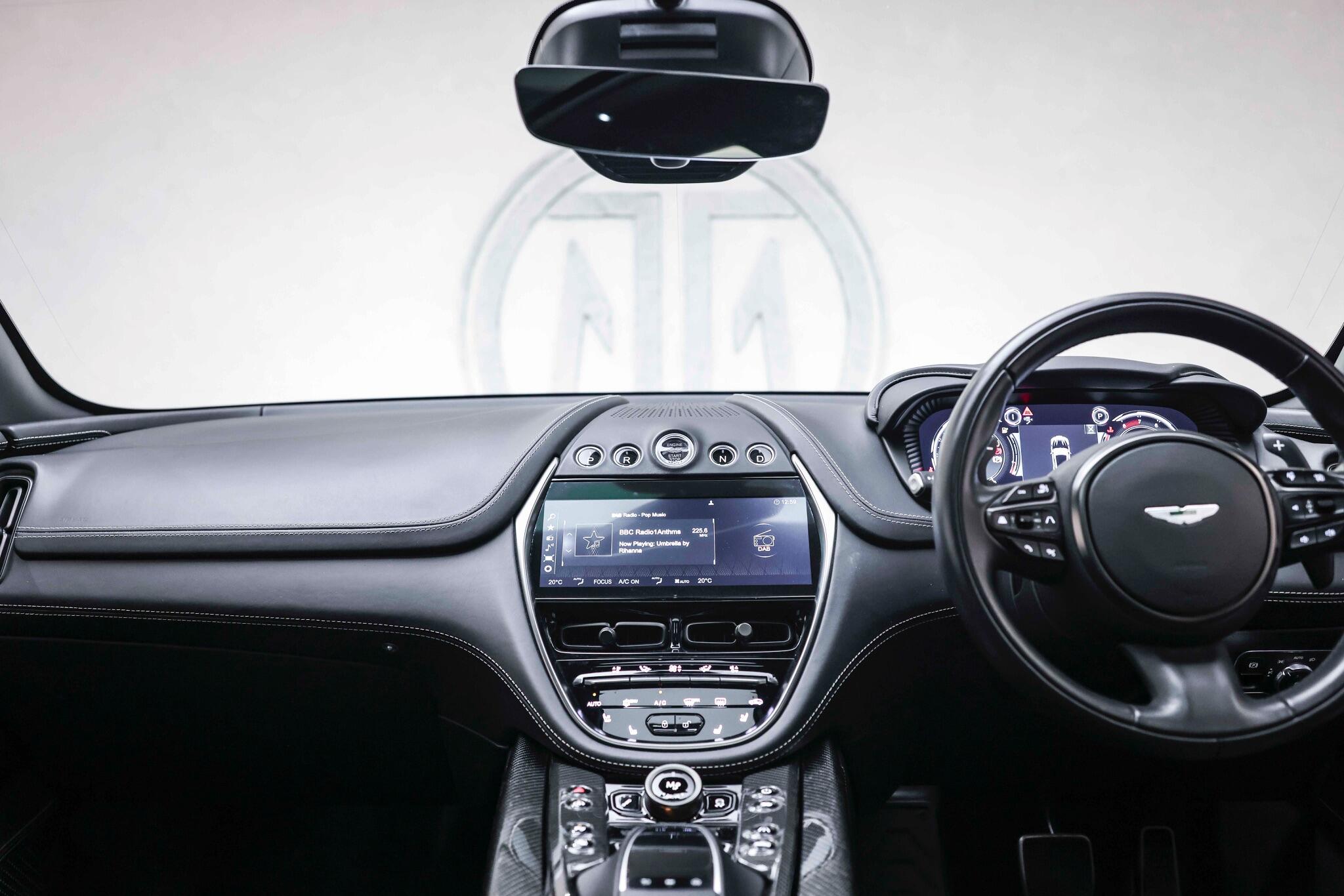Aston Martin DBX view 46