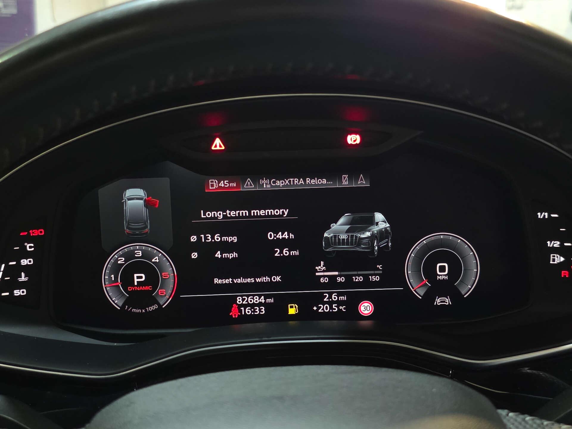Audi Q7 view 26