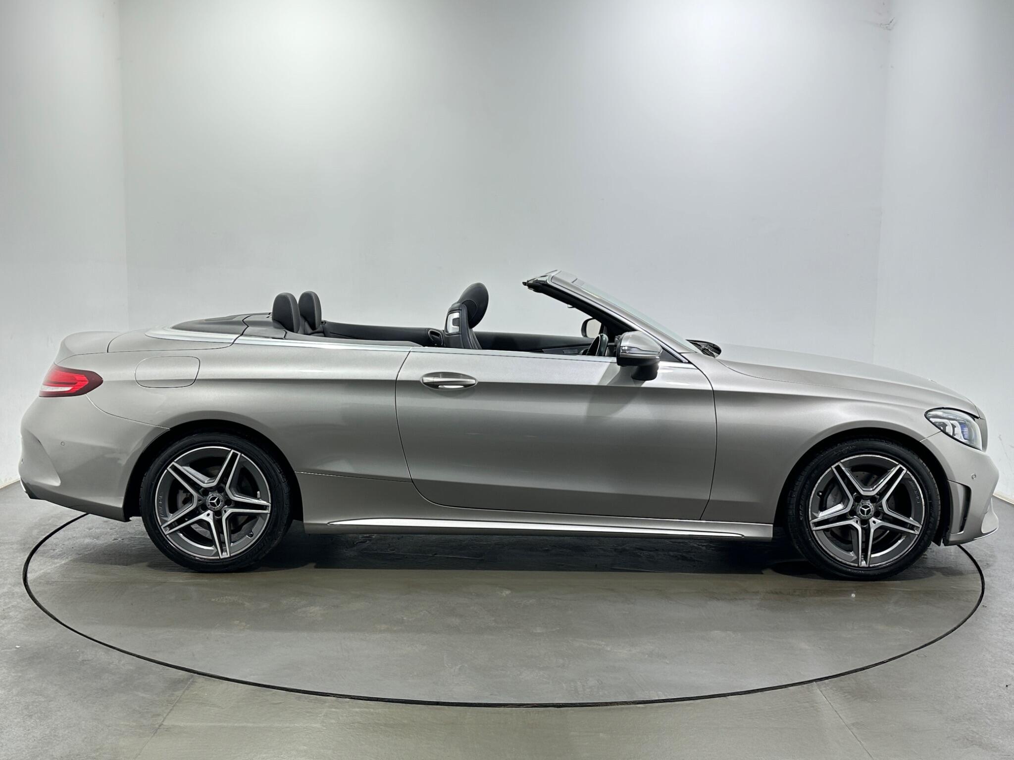 Mercedes-Benz C-Class view 9