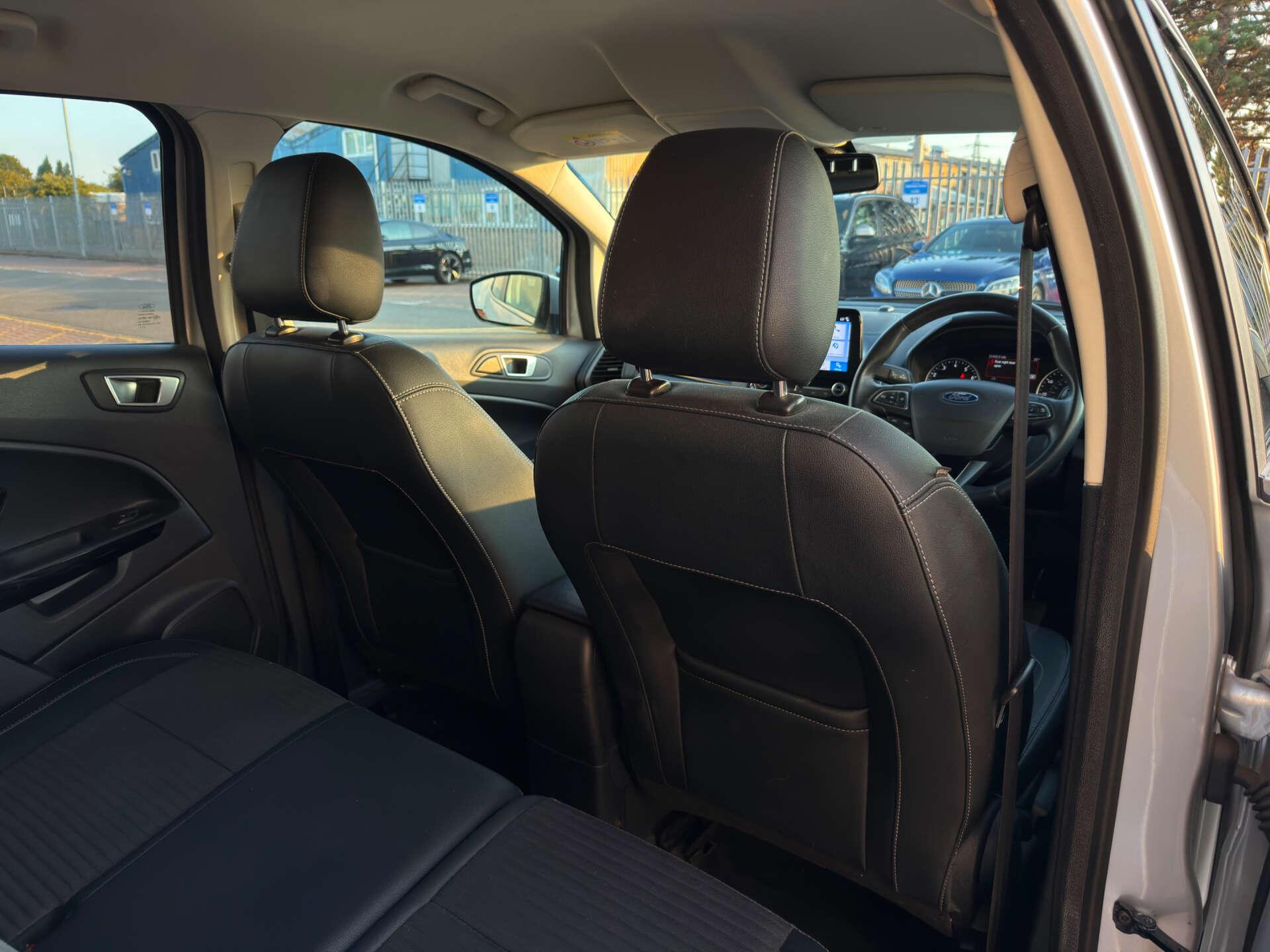 Ford Ecosport view 24