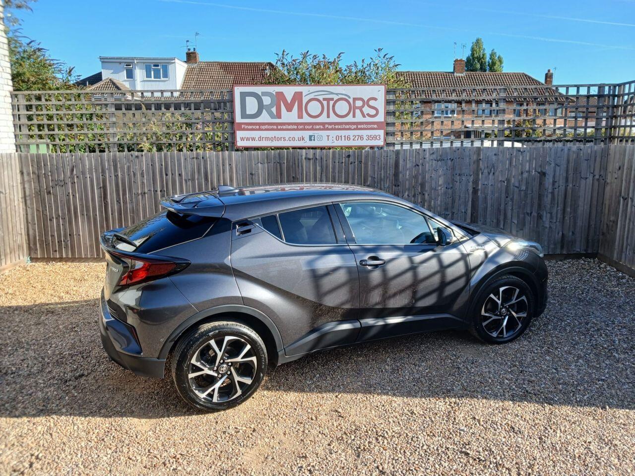 Toyota C-HR view 56