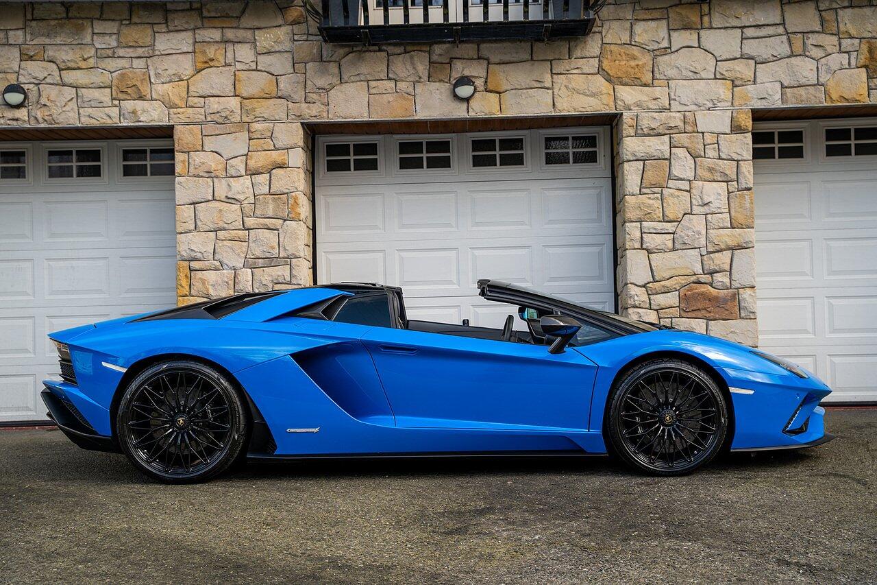 Lamborghini Aventador view 4