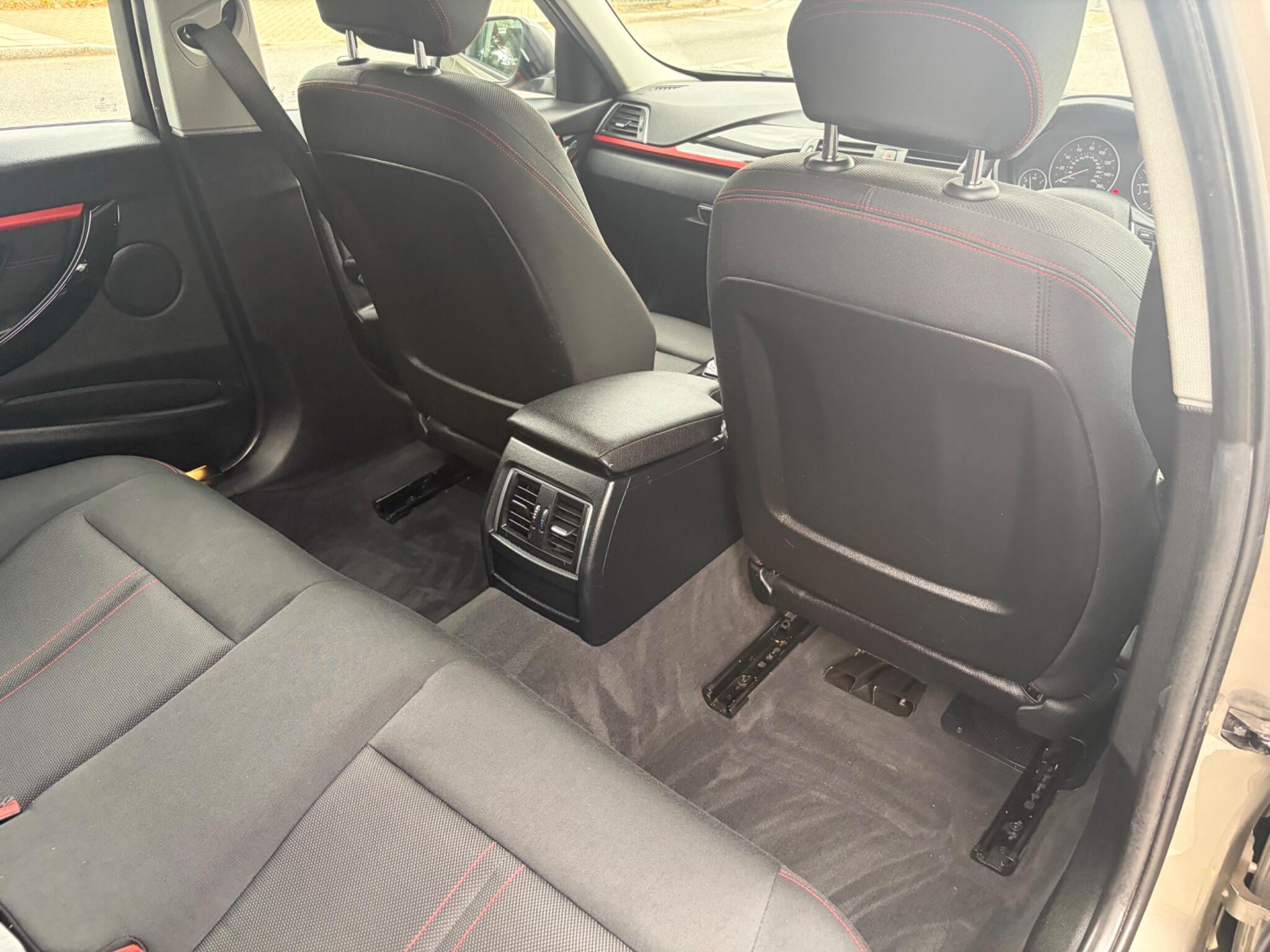 BMW 3 Series view 58