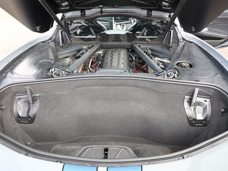 Chevrolet Corvette view 16