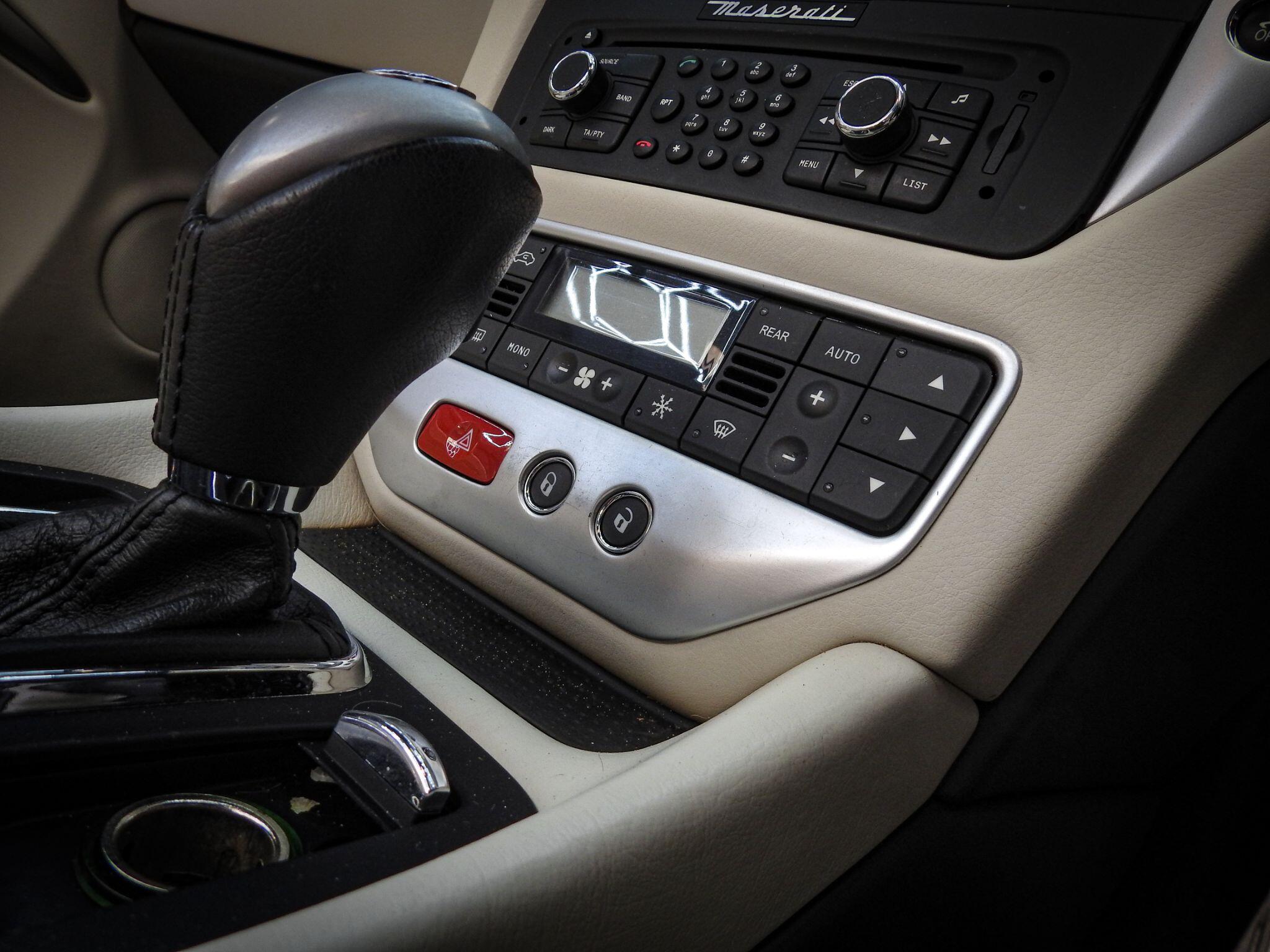 Maserati Grancabrio view 31