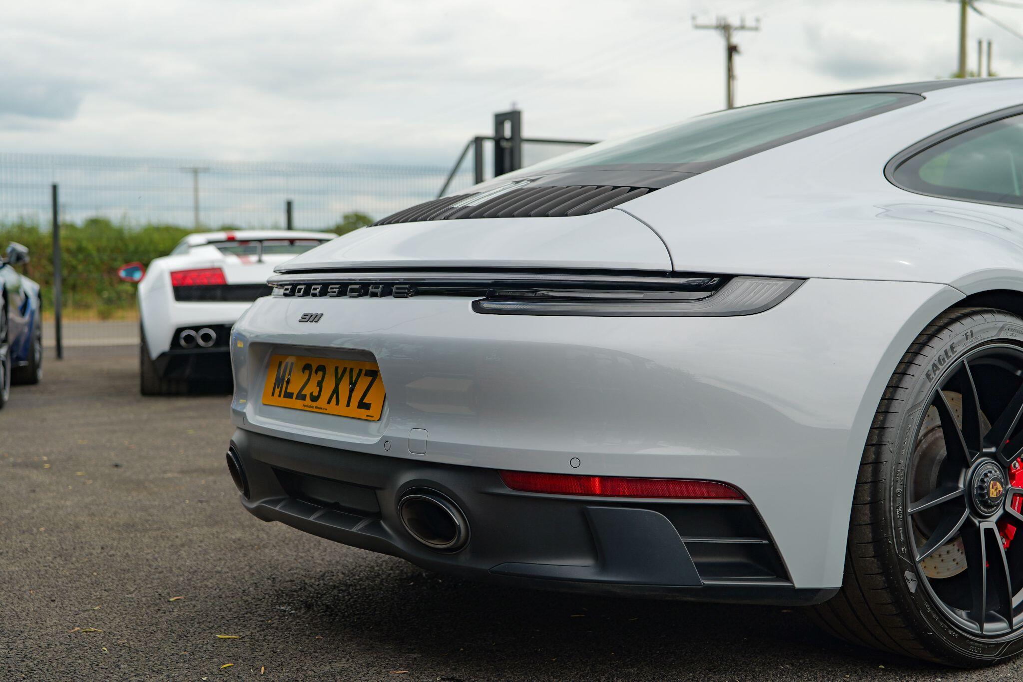 Porsche 911 view 10