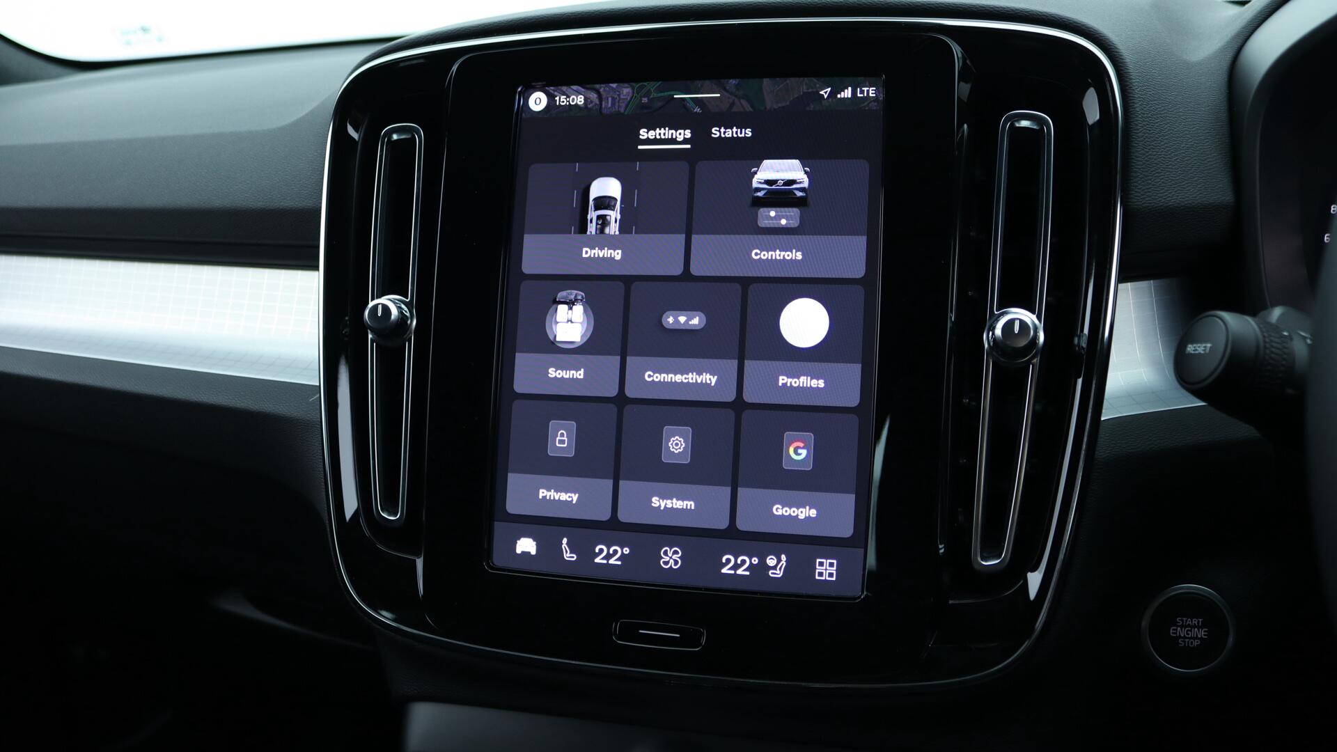 Volvo XC40 view 34
