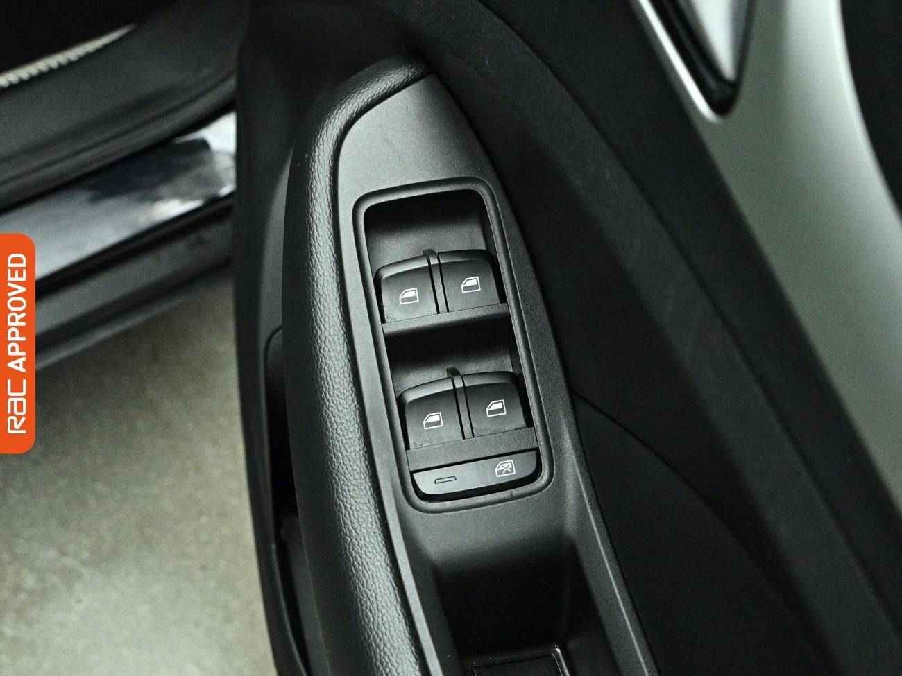 MG ZS view 24