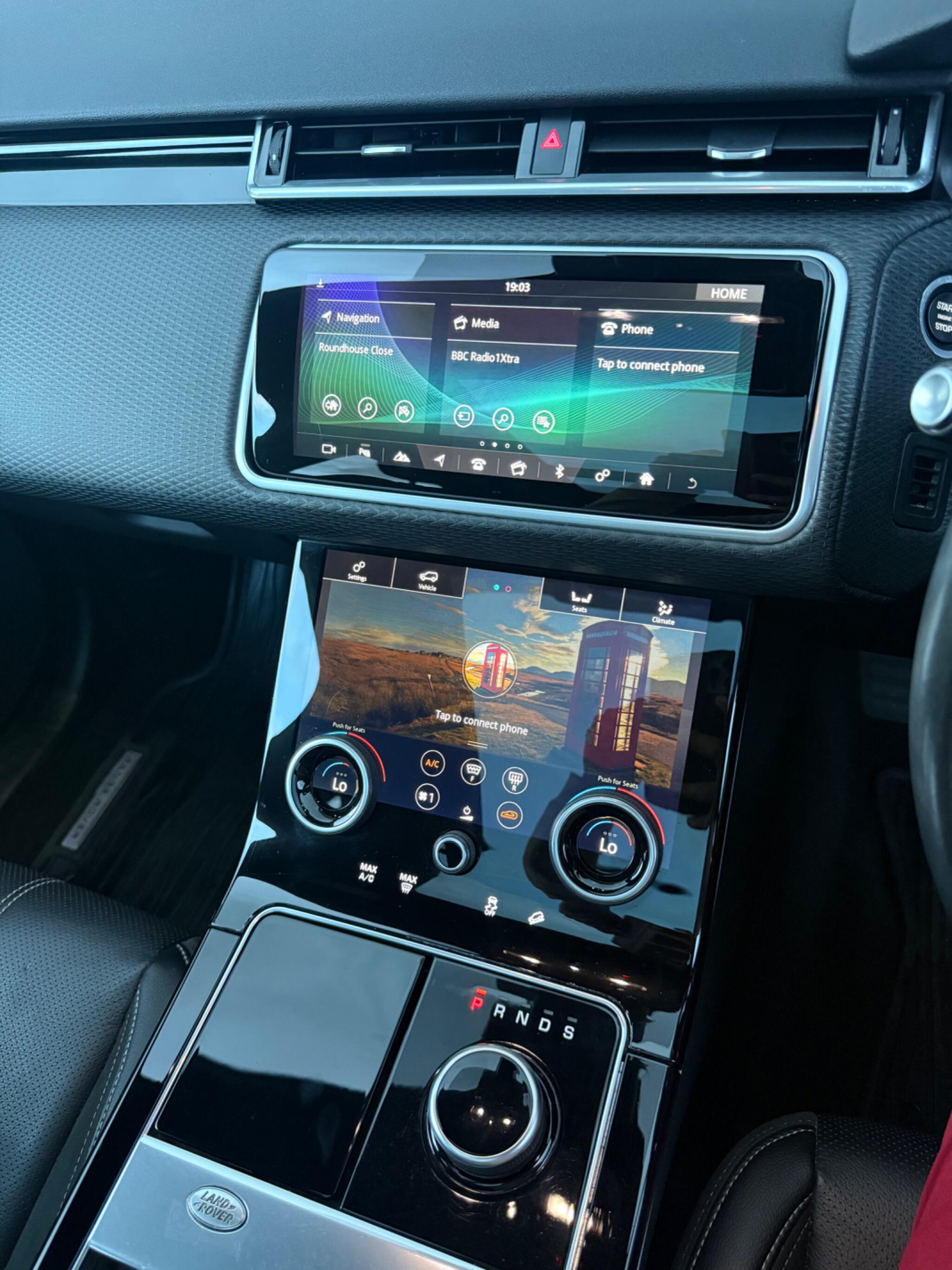 Land Rover Range Rover Velar view 18