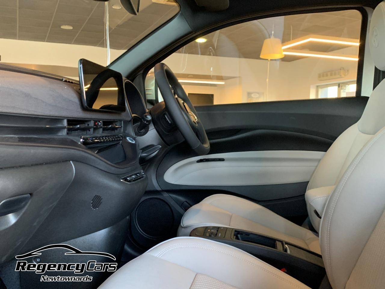 Fiat 500e view 11