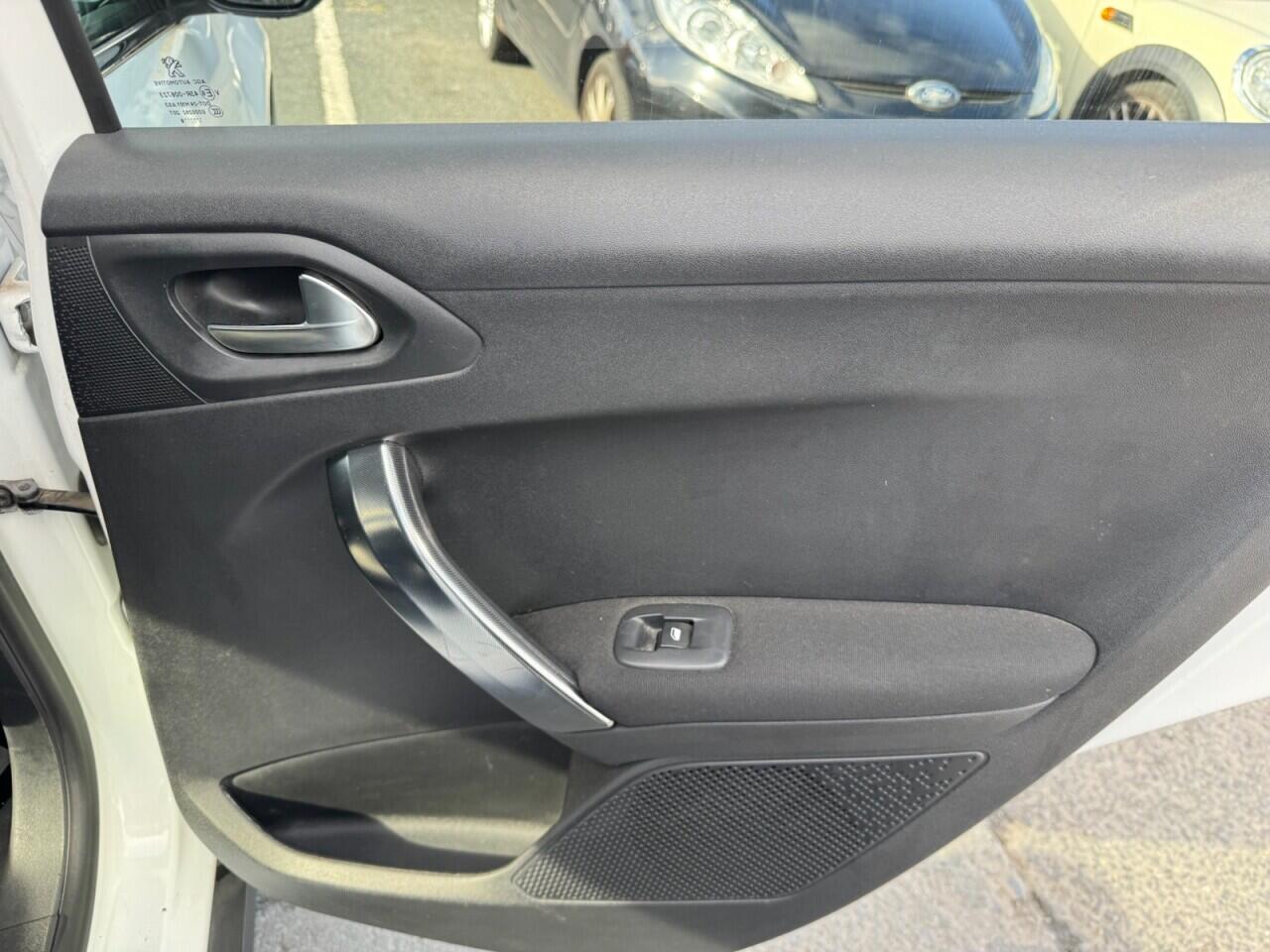 Peugeot 2008 view 56