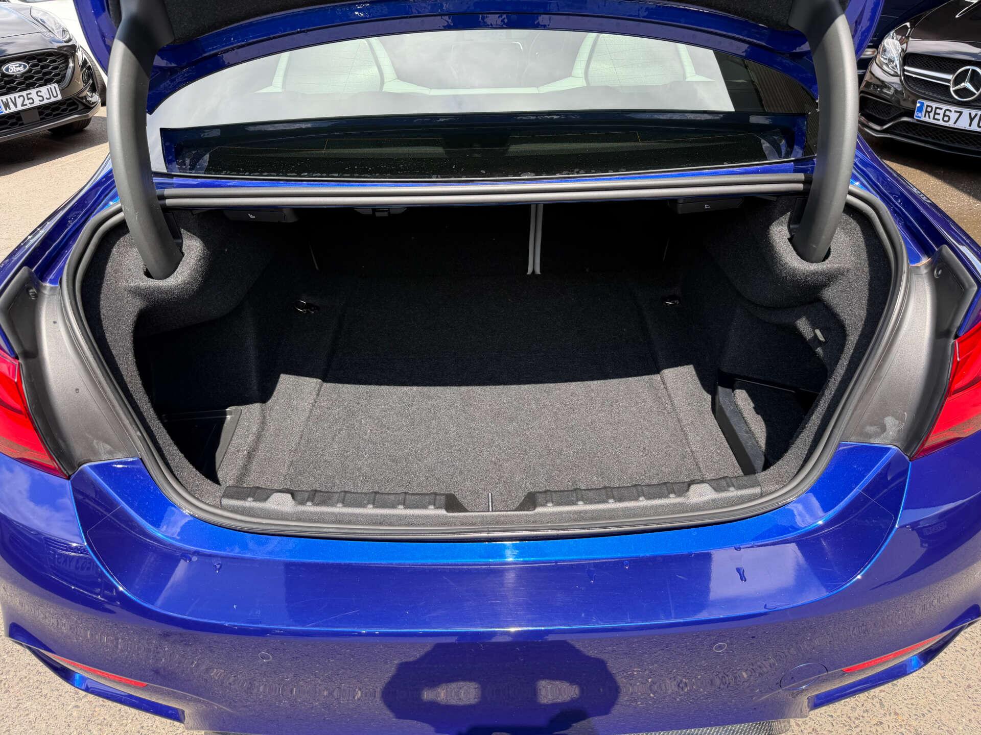 BMW M4 view 25
