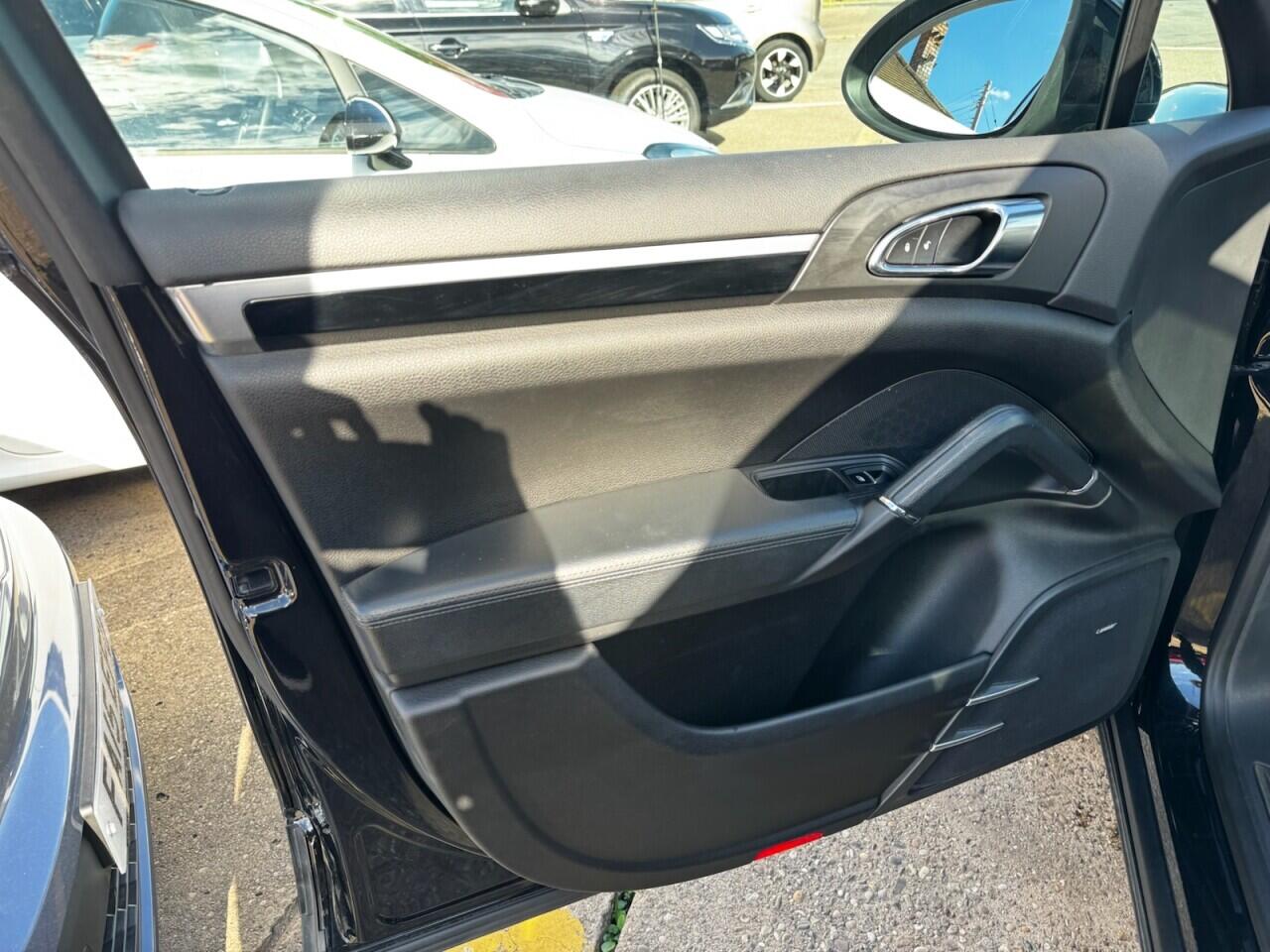 Porsche Cayenne view 46