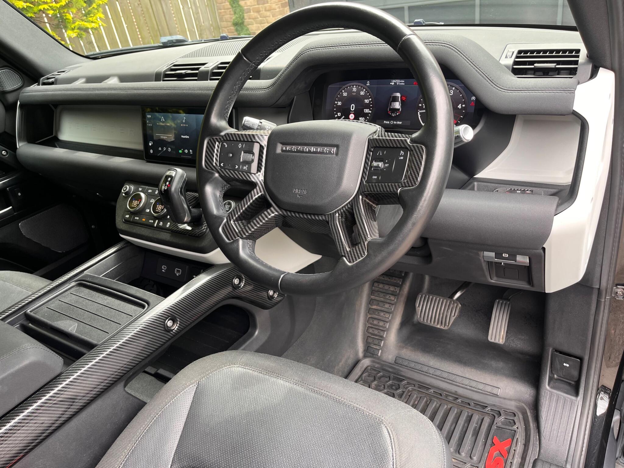 Land Rover Defender view 27
