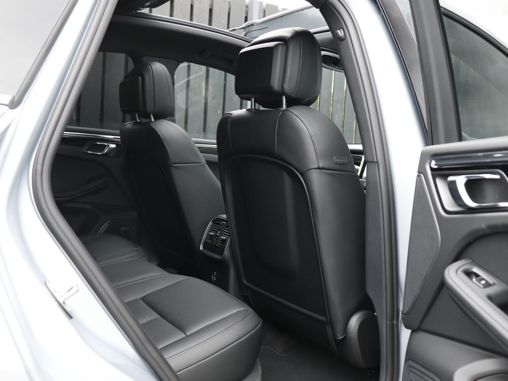 Porsche Macan view 69