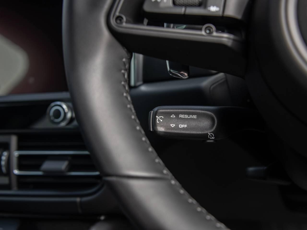 Porsche Macan view 49