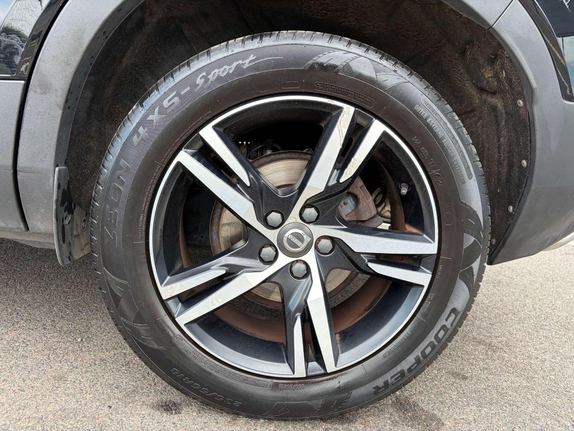 Volvo XC40 view 10