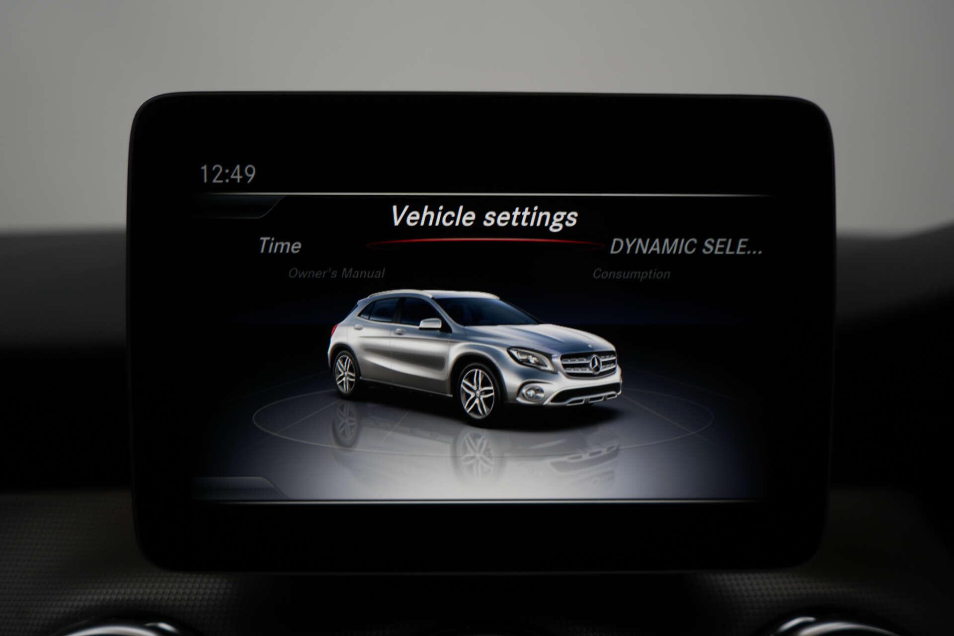 Mercedes-Benz Gla view 32