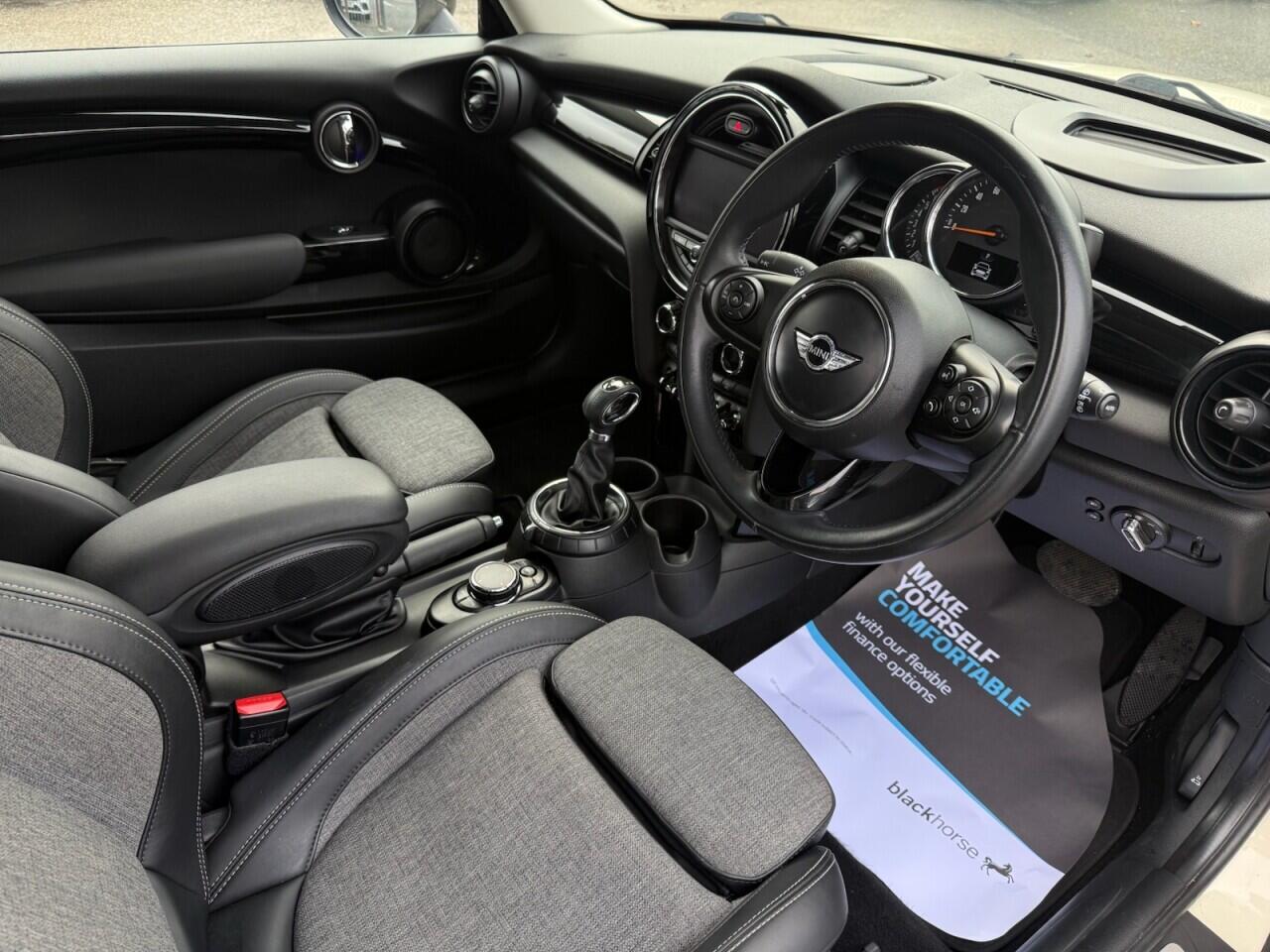 Mini Hatch view 11