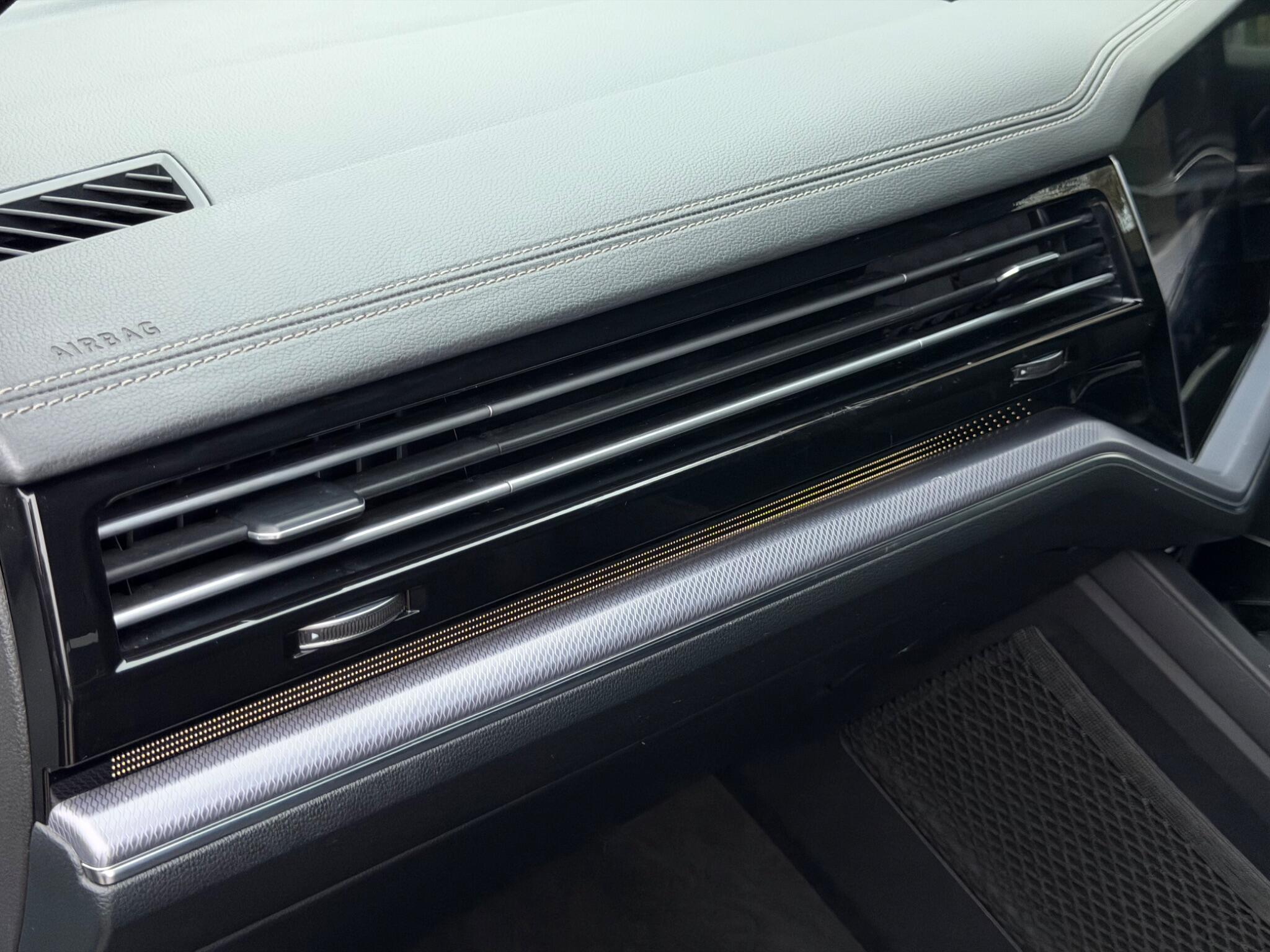 Volkswagen Touareg view 47
