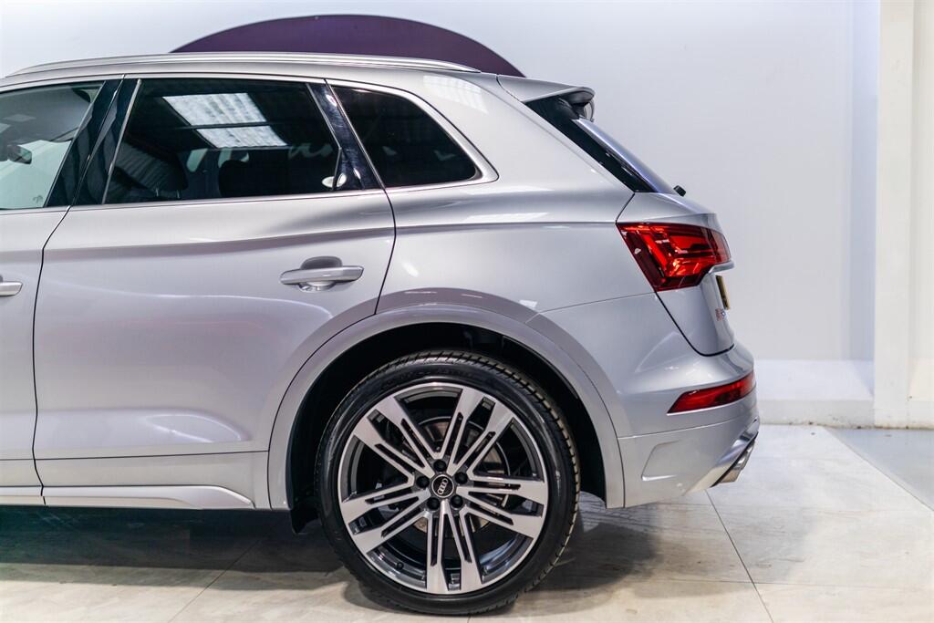 Audi SQ5 view 25