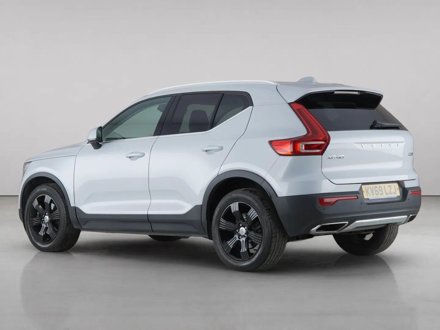 Volvo XC40 view 6
