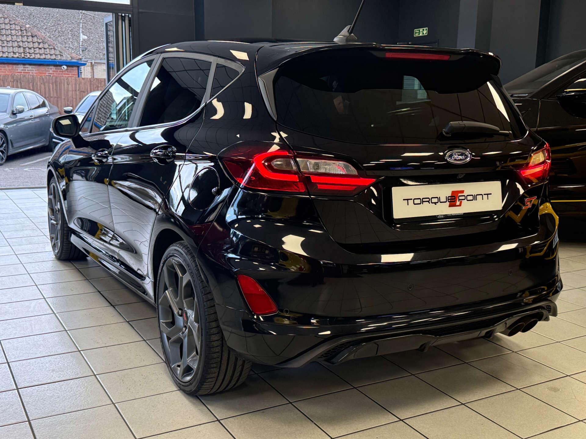 Ford Fiesta view 3